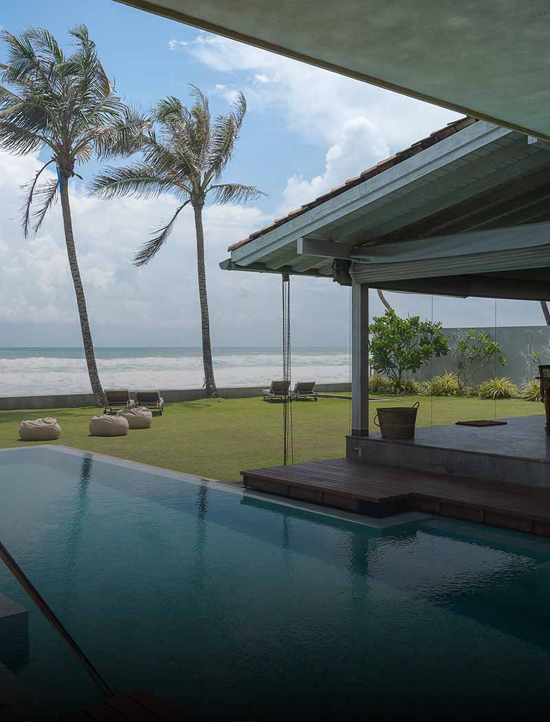 Beautiful pool with sea view