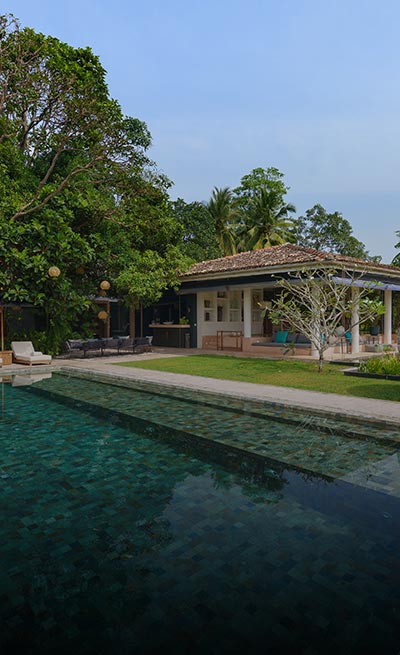 Beautiful pool and sunbeds